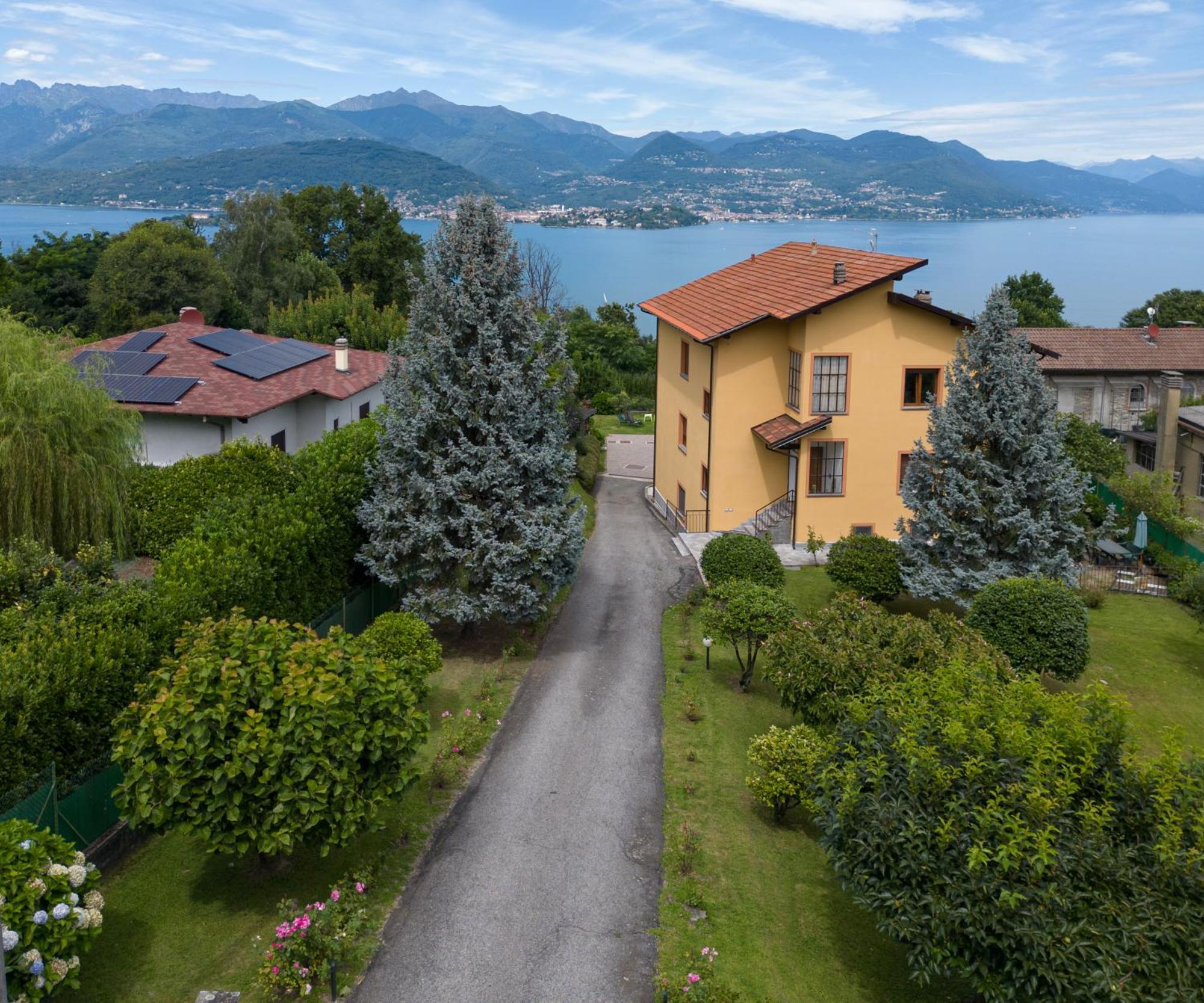Casa Lilla - Lakeview Large Apartments With Garden Above Stresa Esterno foto